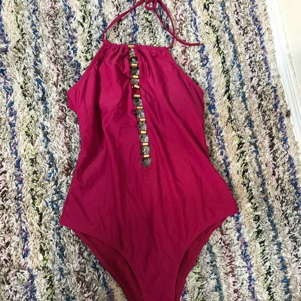 Bebe magenta cutout one piece swimsuit‎ size large